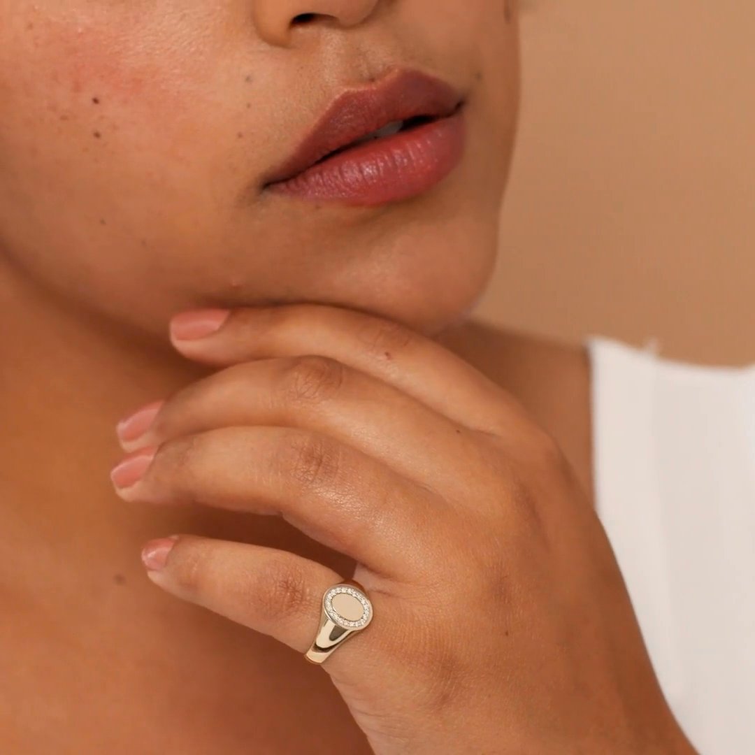 VRAI Pavé Signet Ring | Round Brilliant | 14k | Yellow Gold