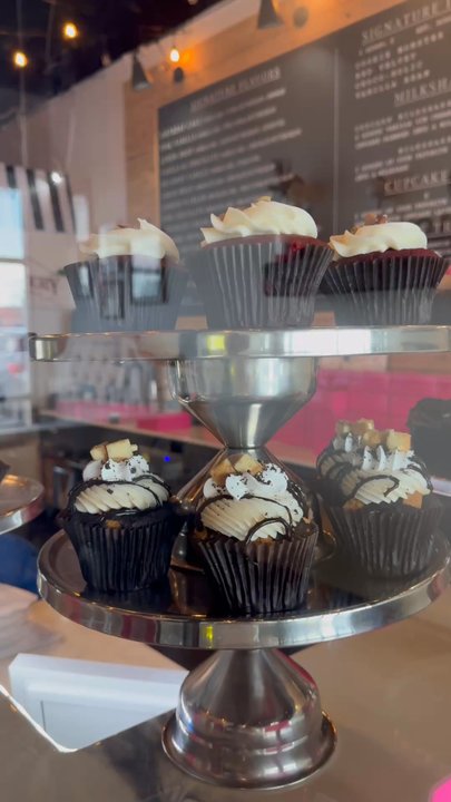 Smallcakes Palm Bay - Bakeries Near Me - Melbourne, Florida