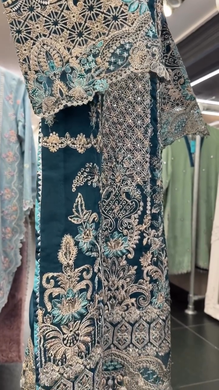 Pakistani Suits in UK | Designer dhaage