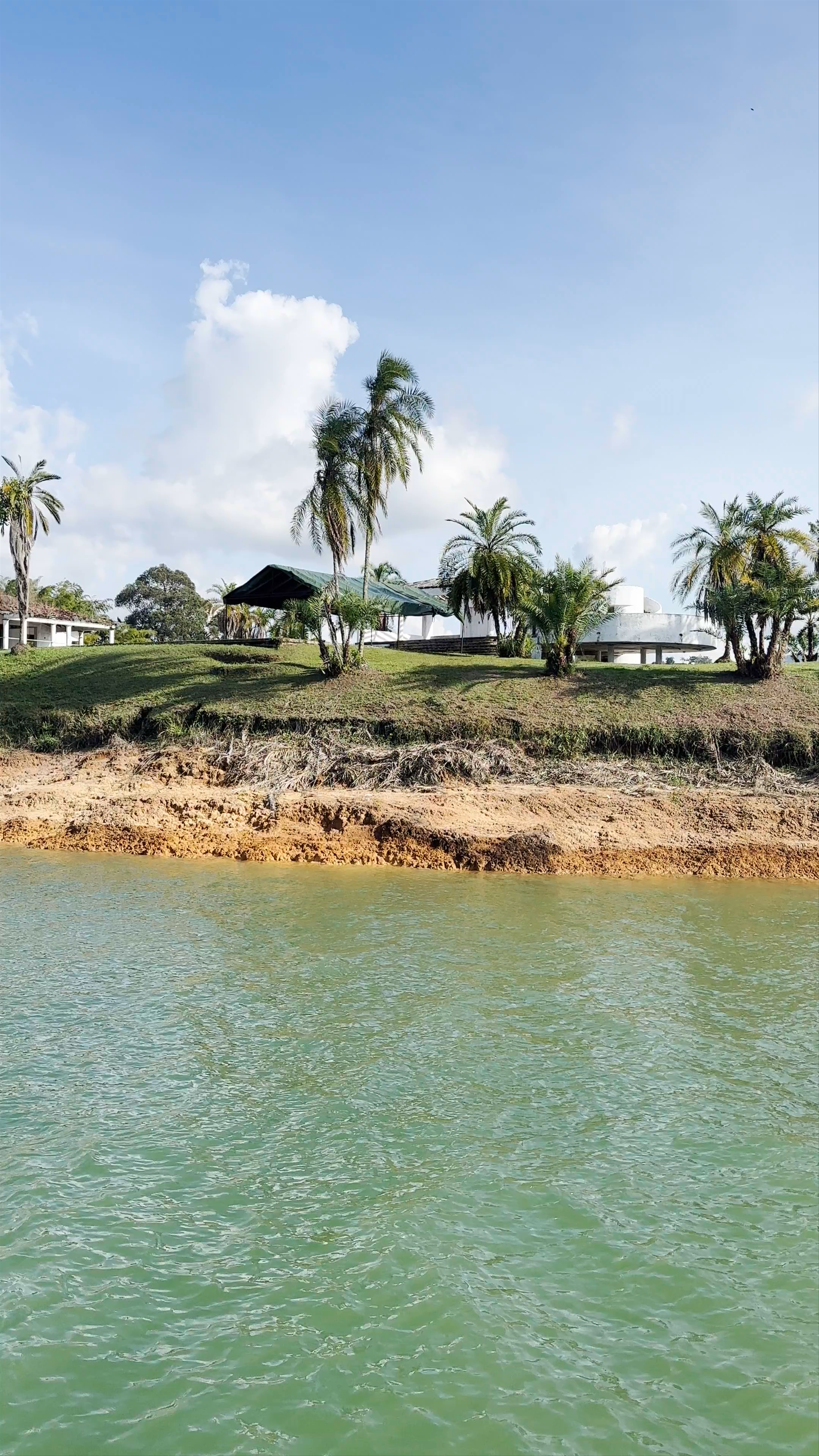 Finca La Manuela: Exploring Pablo Escobar’s Estate in Peñol, Antioquia