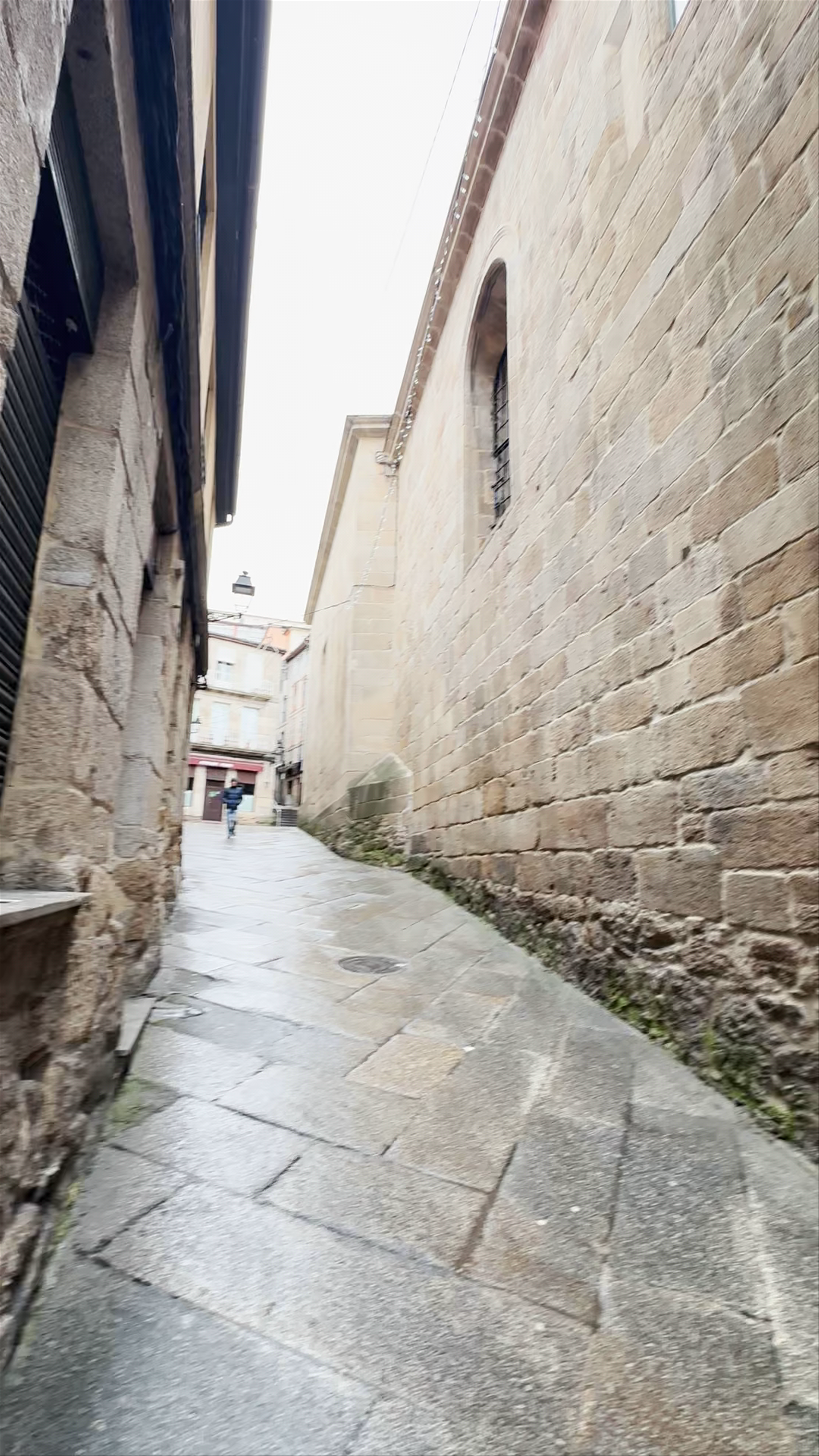 Fachada Norte de la Catedral de Ourense: Medieval Beauty in Galicia