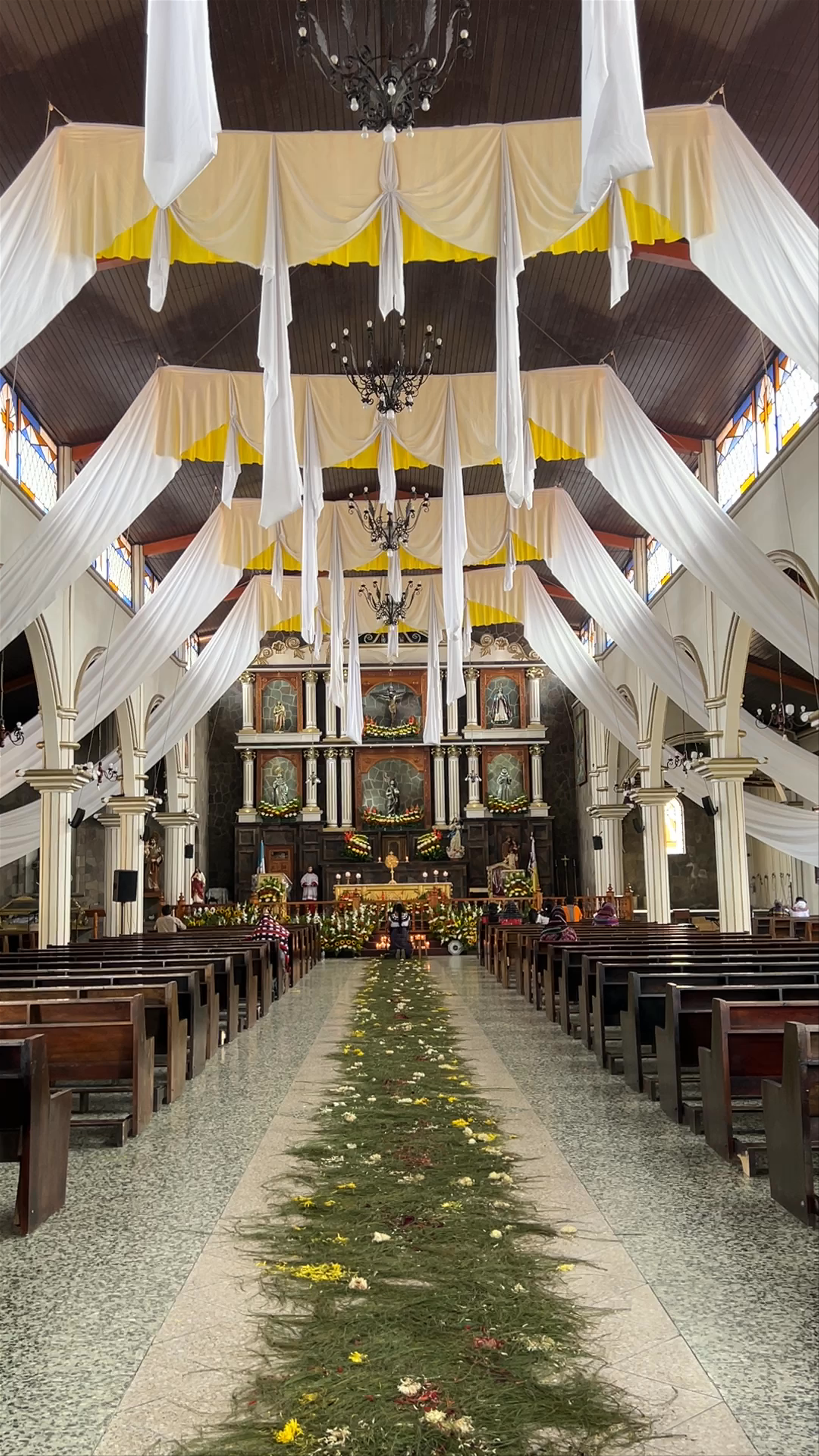Iglesia de San Pedro La Laguna: Sacred Serenity in Guatemala