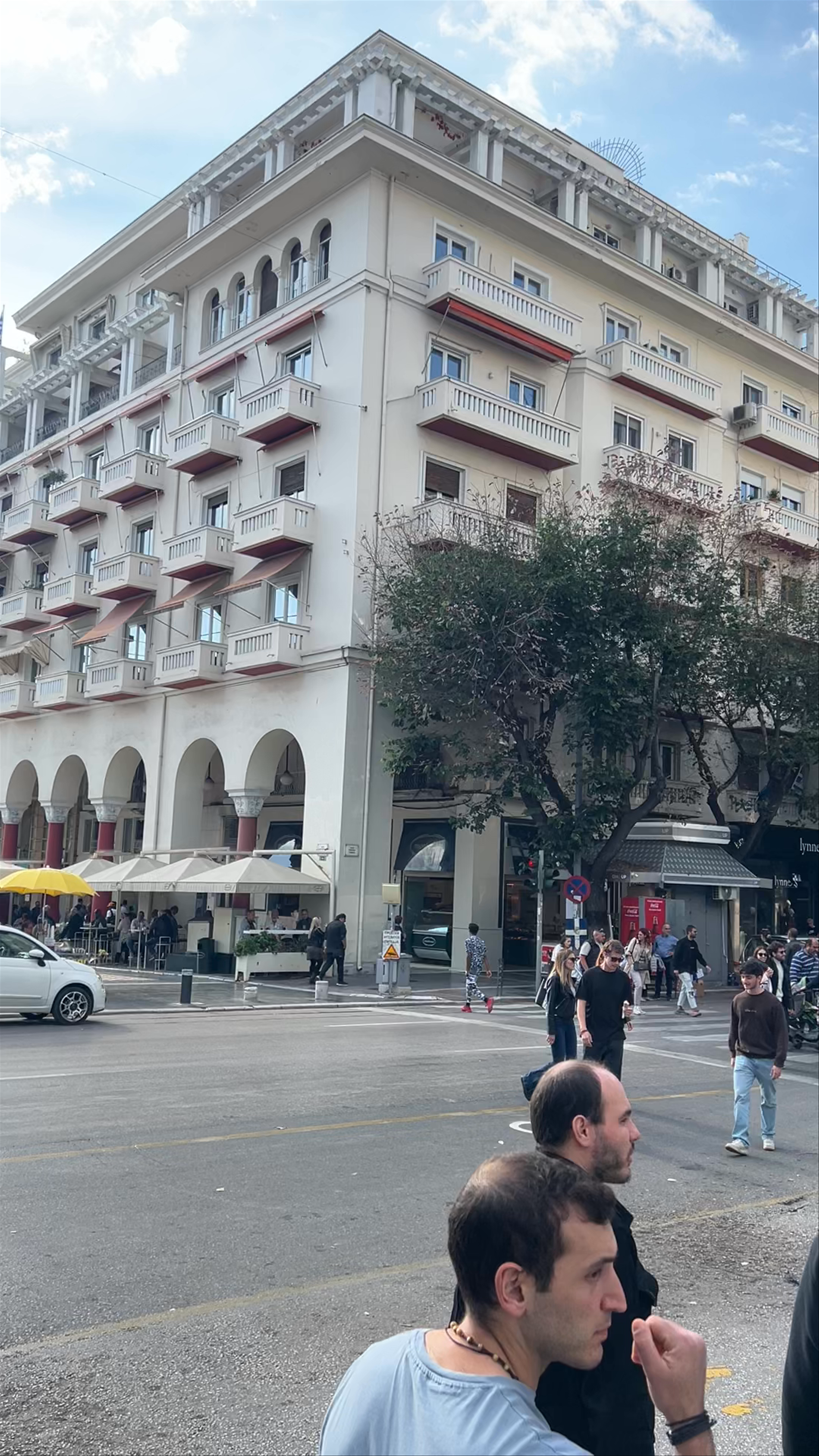 Aristotelous Square: Vibrant Urban Life in Thessaloniki