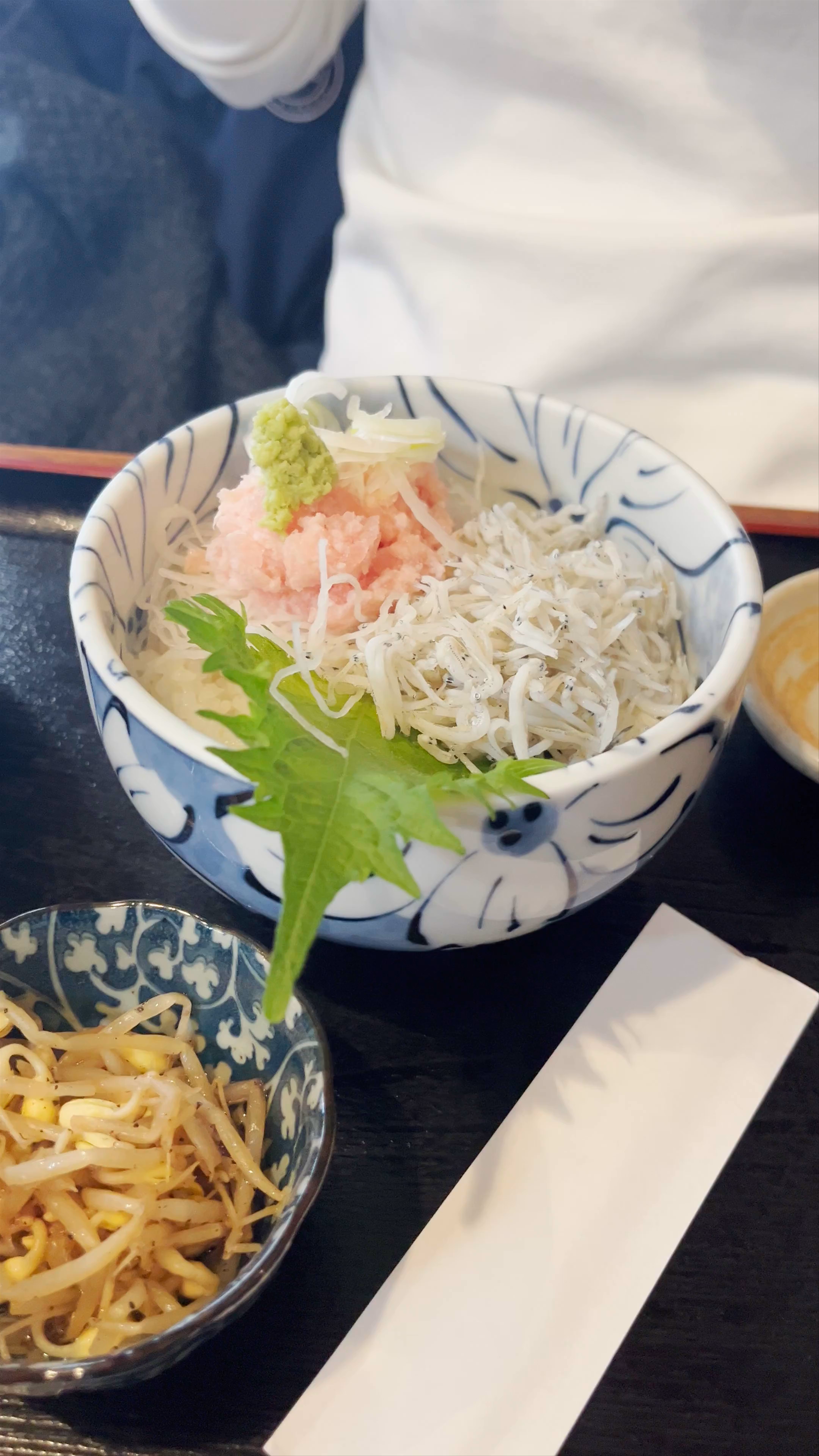 Authentic Dining Experience at Katasekaigan in Fujisawa, Kanagawa, Japan
