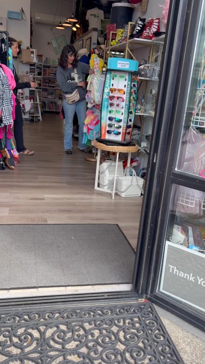 Crystal's Deals - Thrift Stores Near Me - Seaside, Oregon