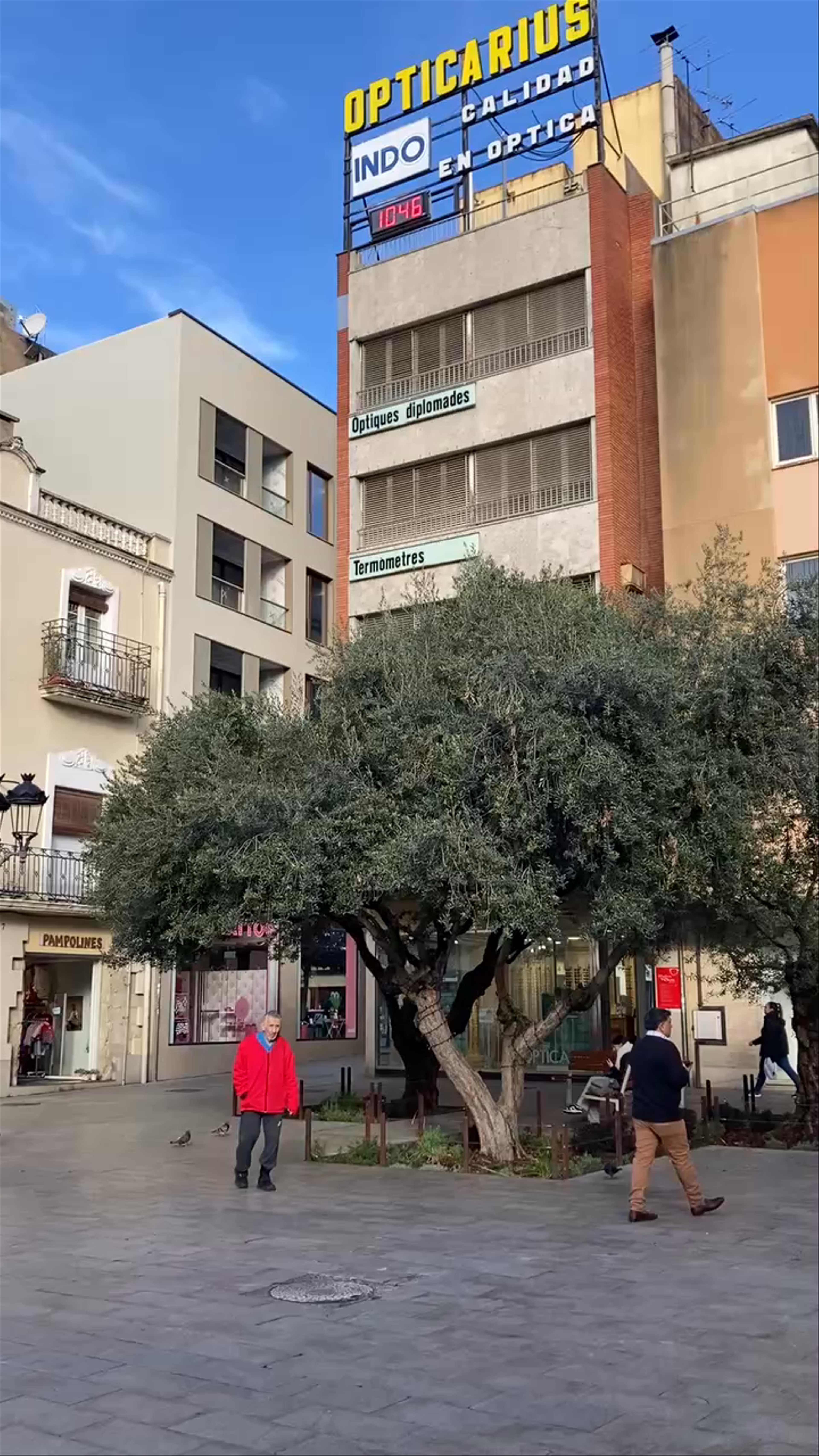 Exploring Plaça de la Porxada in Granollers: A Charming Urban Oasis