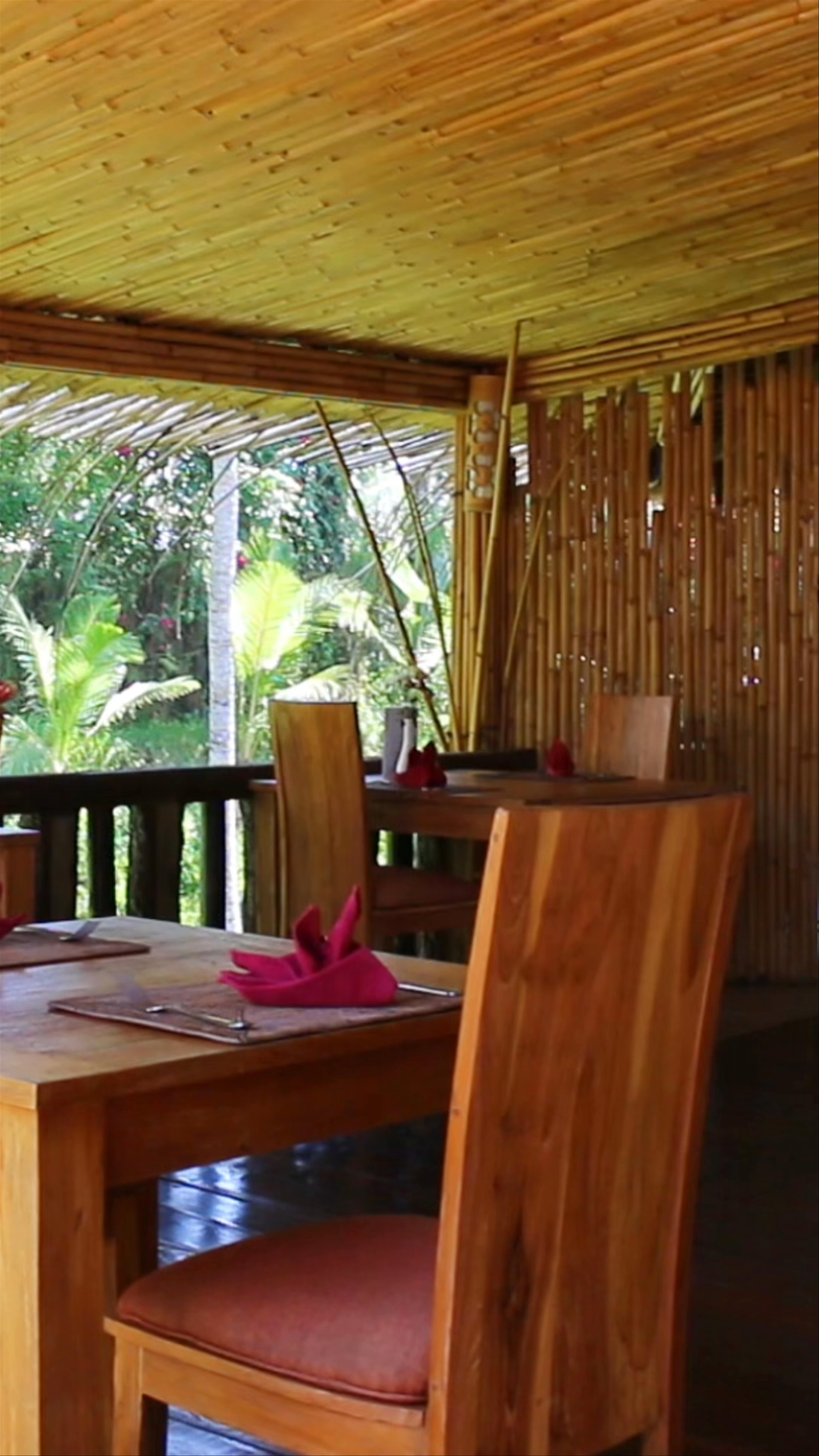 Mayura Ubud Retreat: Serene Bamboo Dining in Bali's Tropical Heart