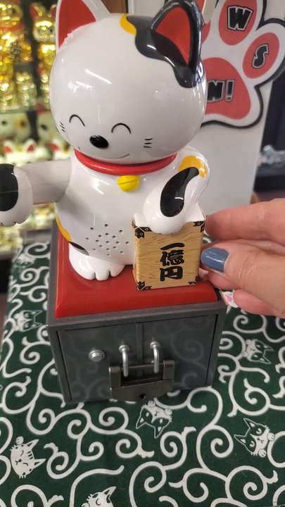 The Lucky Cat Museum - He's a coin bank! - Museums Near Me - Cincinnati, Ohio