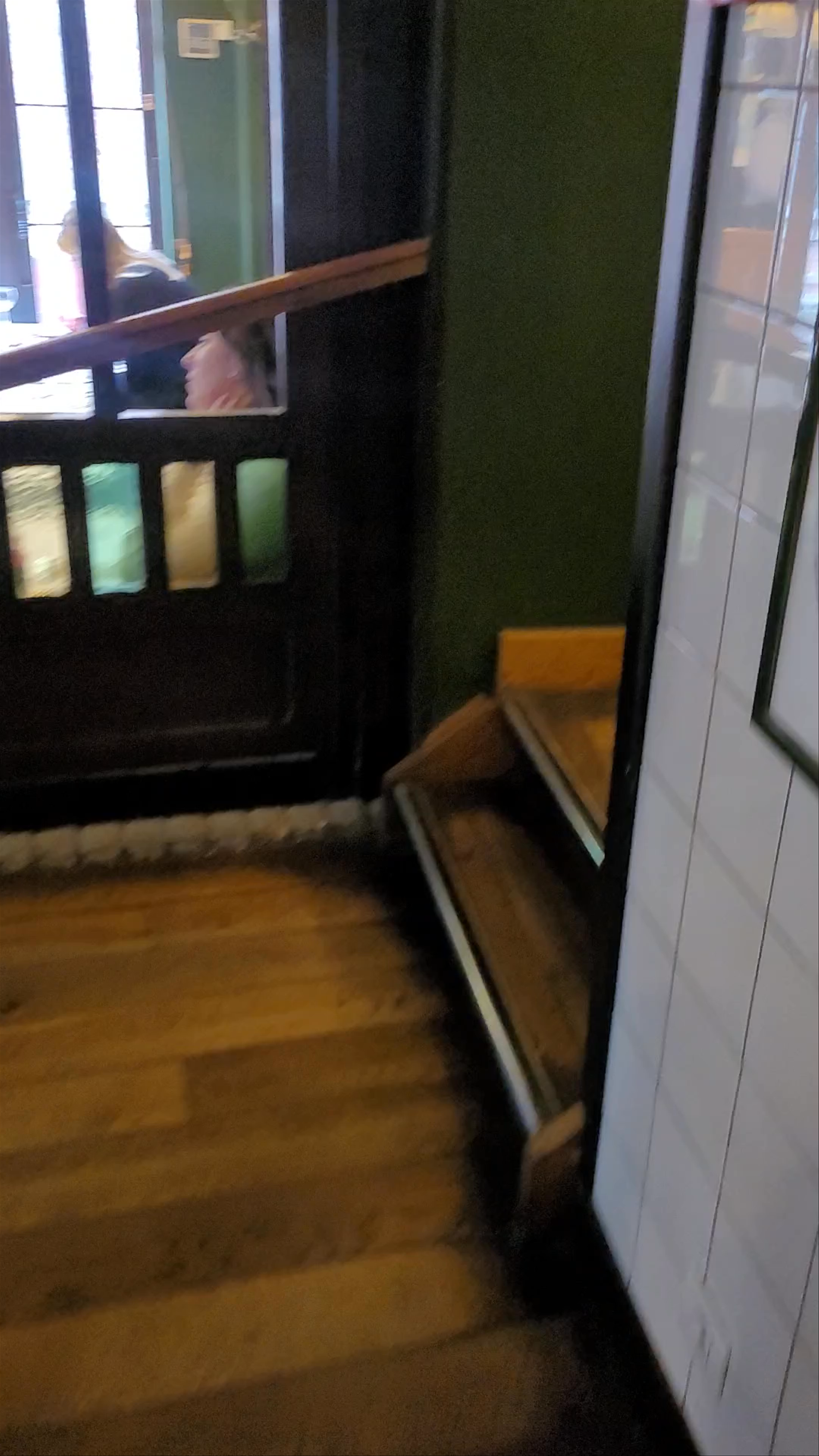 Chez Léon: A Cozy Belgian Dining Experience in Brussels