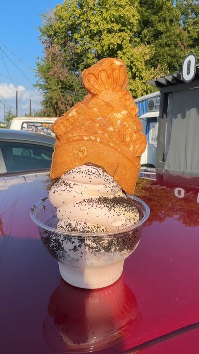 Omg Squee - Swirl cone - Desserts Near Me - Austin, Texas