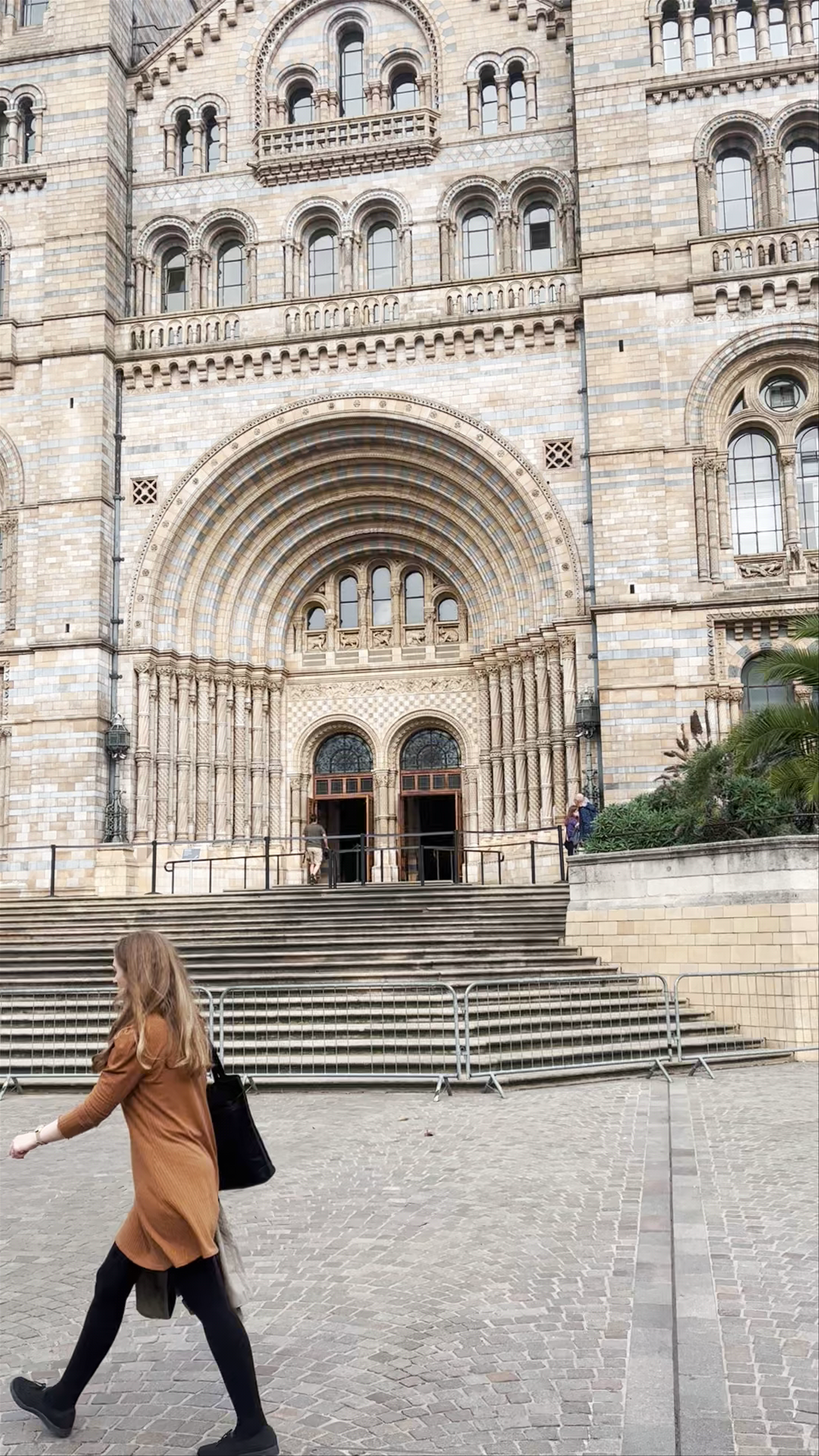 Natural History Museum London: Majestic Architecture & Cultural Wonder
