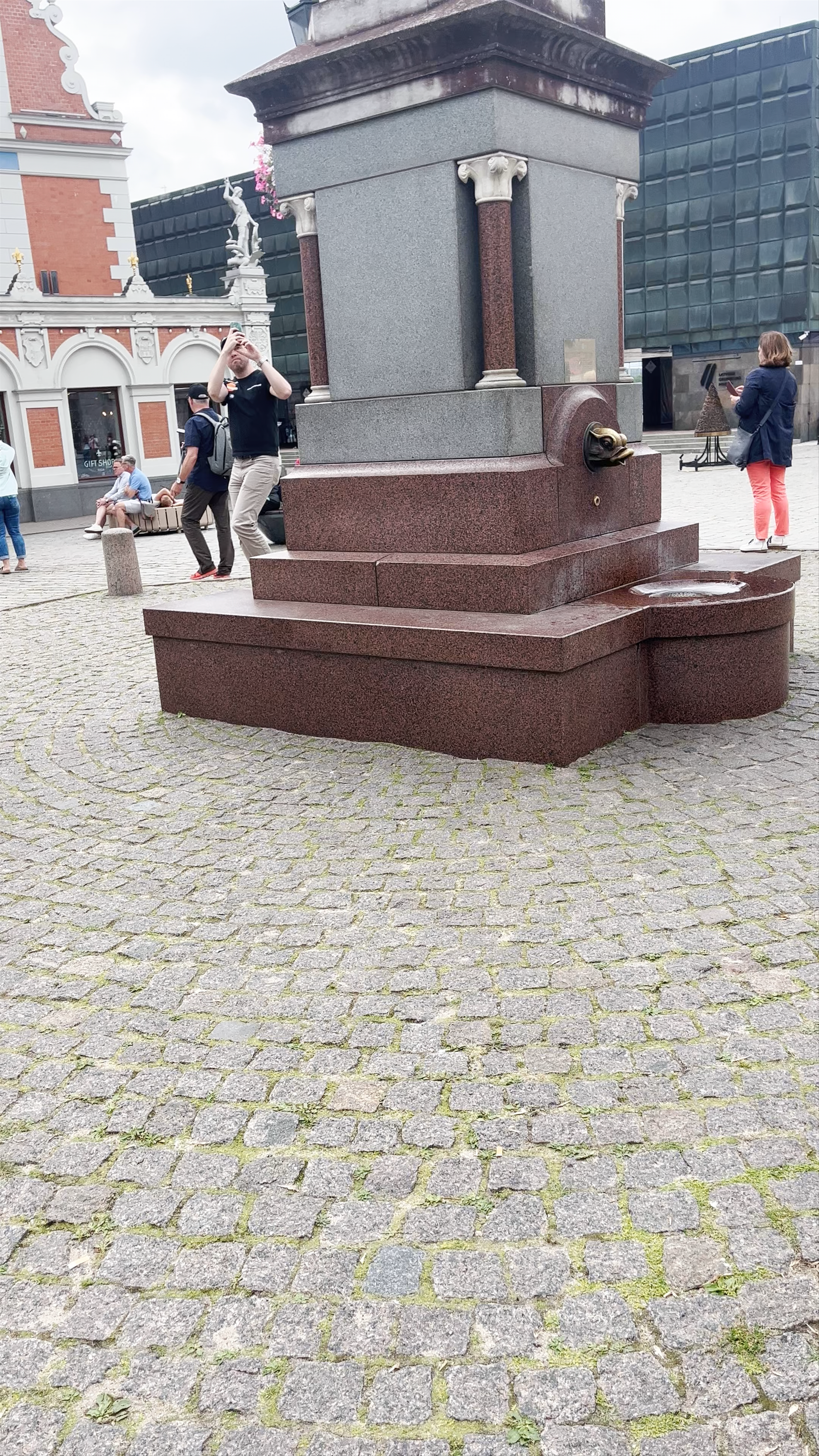 Roland Statue: Historic Heart of Riga's Central District