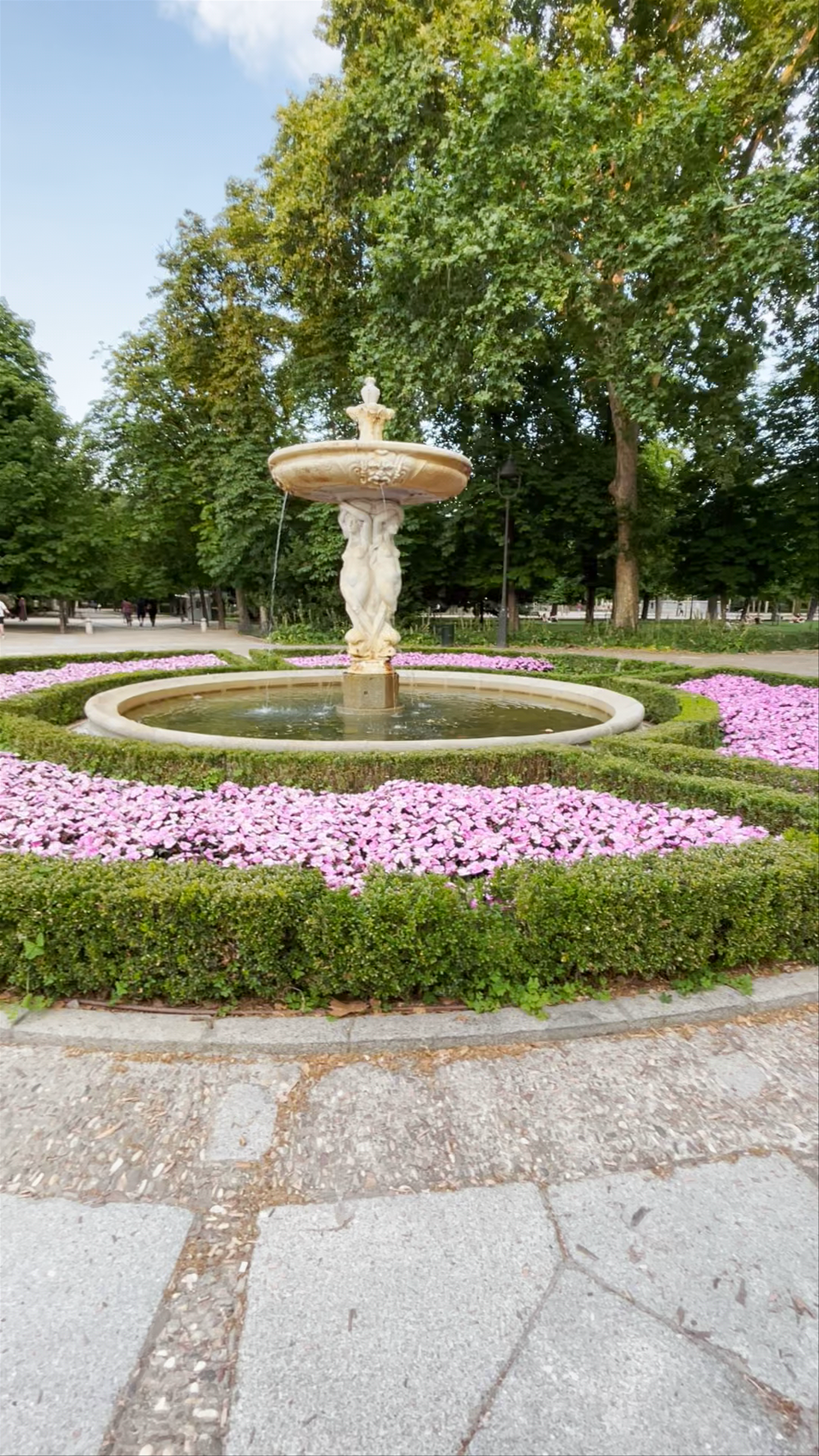 Serene Stroll Through Parque de El Retiro in Madrid