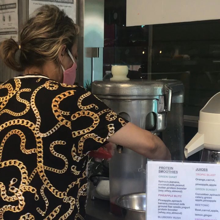 Salad Bar - Making fresh watermelon juice - Juice Bars & Smoothies Near Me - Los Angeles, California