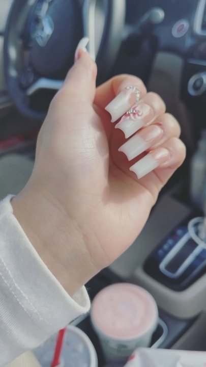 Nails design - Love the shape. Love the length and colors. - Nail Salons Near Me - Vallejo, California