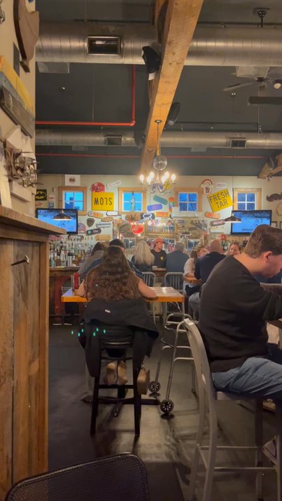 River Road Tavern - Great vibes - American Near Me - Bedford, New Hampshire