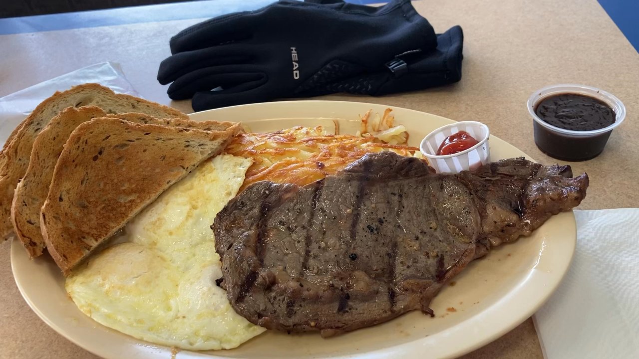 Ernie's Burgers - The sizzle~ - Burgers Near Me - Alhambra, California
