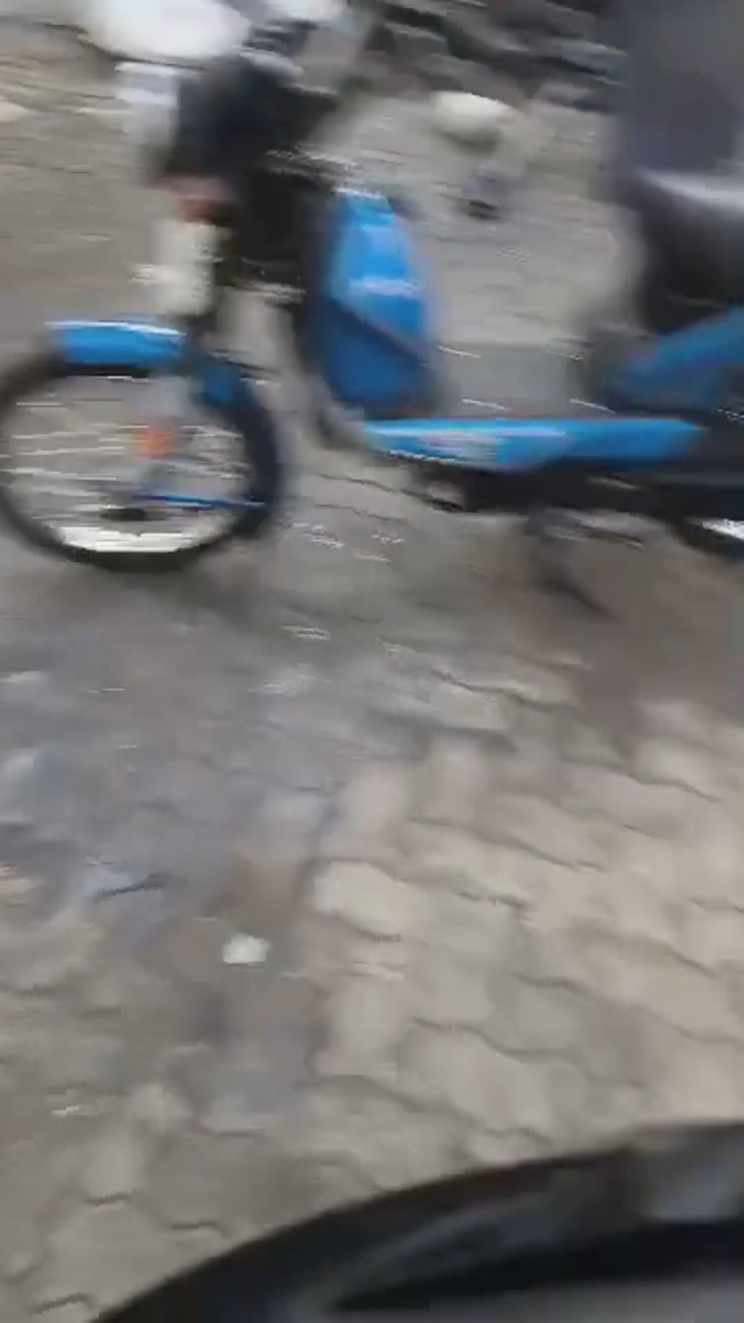 Walk-around video thumbnail