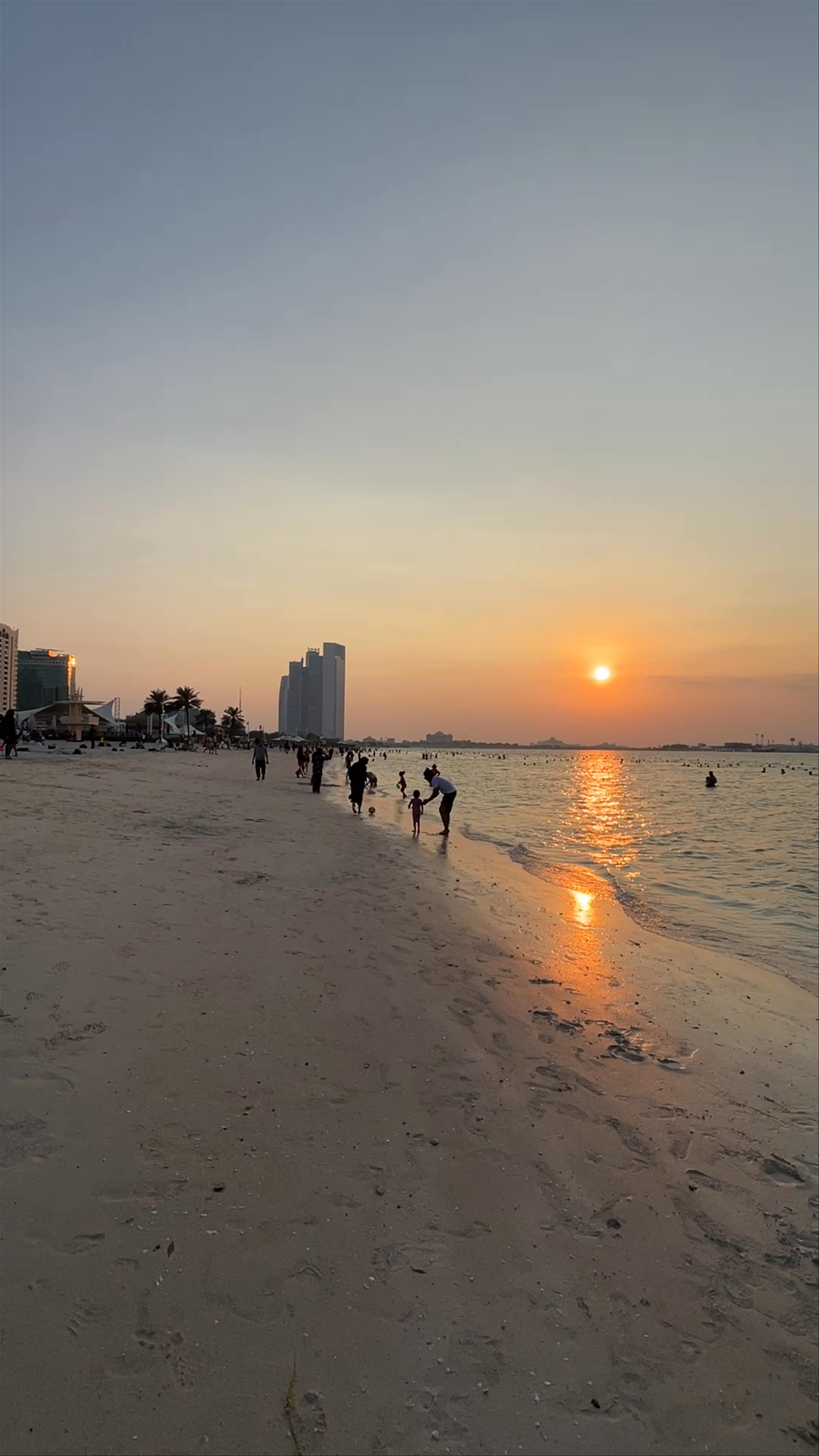 Corniche Beach - Abu Dhabi - United Arab Emirates