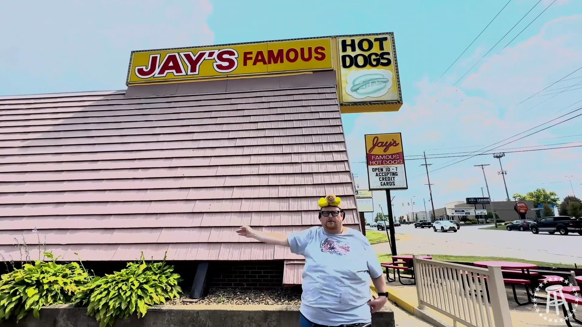 Raw Dogging at Jay's Famous Hot Dogs in Youngstown, Ohio Barstool Sports