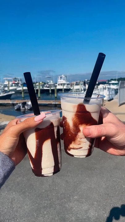 Off the Hook Bar & Grill - mudslides! - Bars Near Me - Fairhaven, Massachusetts