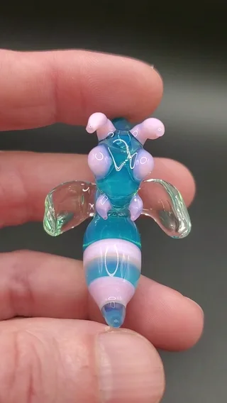 Preview pic of Marina/bubblegum hornet
