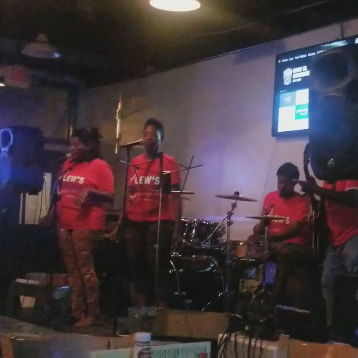 Lew's Blew Note Bar & Grill - Bars Near Me - Memphis, Tennessee