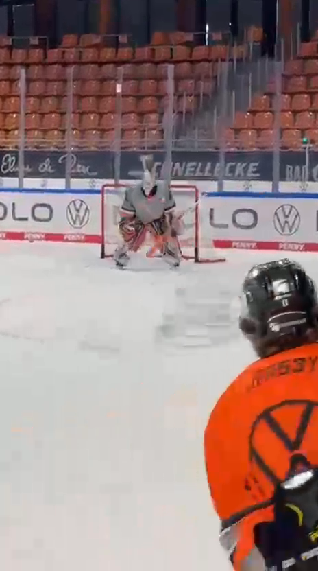 David Hochstaffl Grizzlys Wolfsburg pro team practice