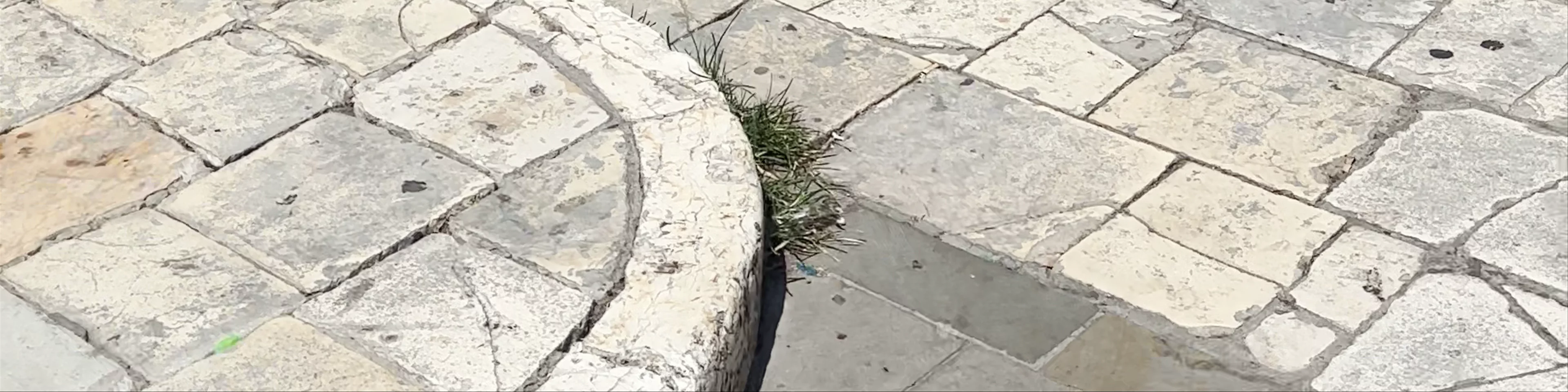 Plakada t' Agioú Spiridona Square