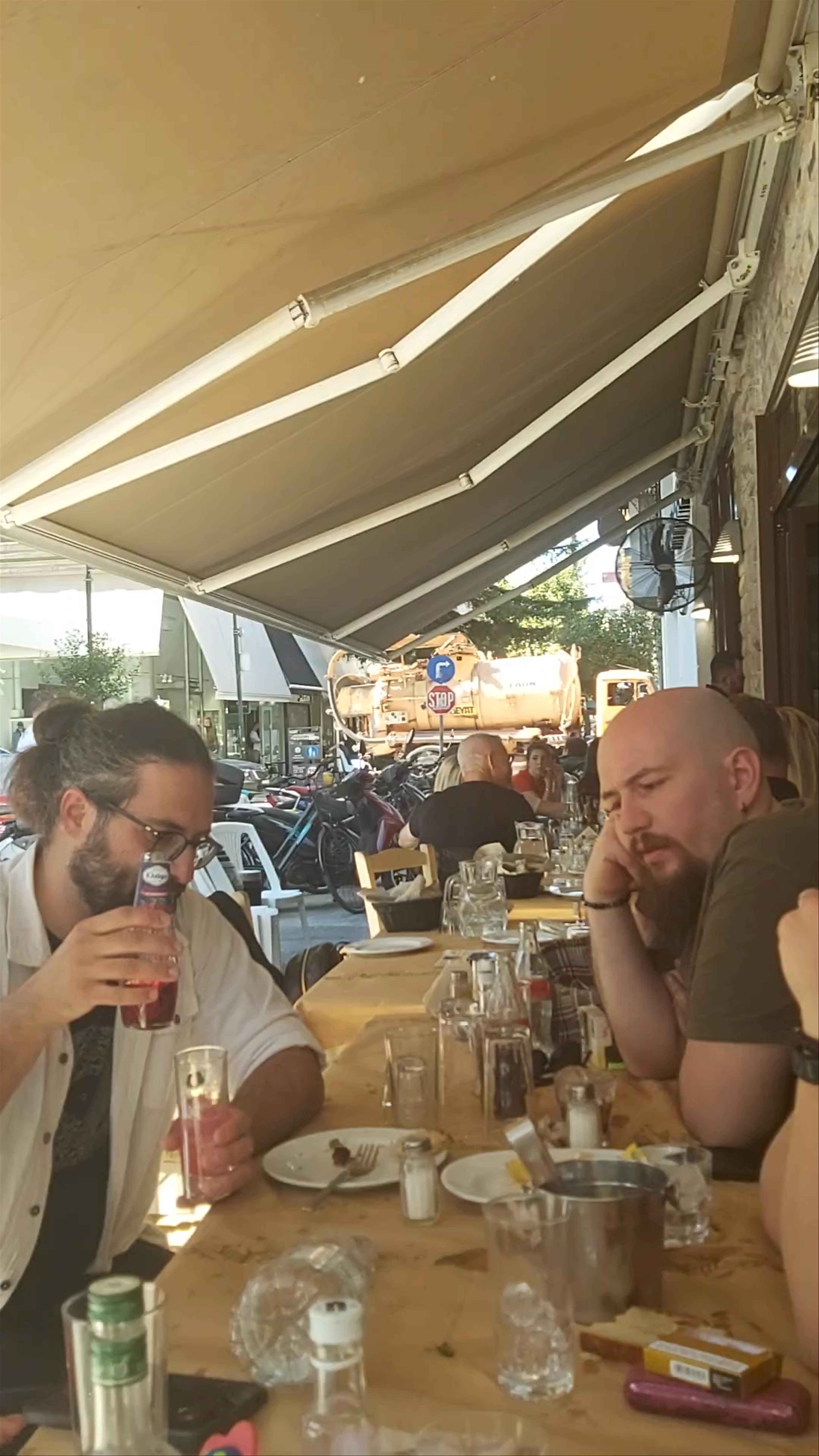 Ουζερί ο Βασίλης: Authentic Greek Tavern Experience in Trikala