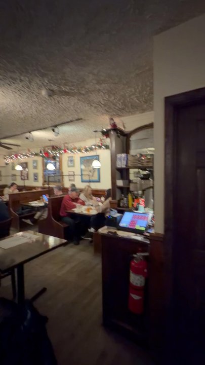 Piper's Kilt - Interior - American Near Me - Eastchester, New York