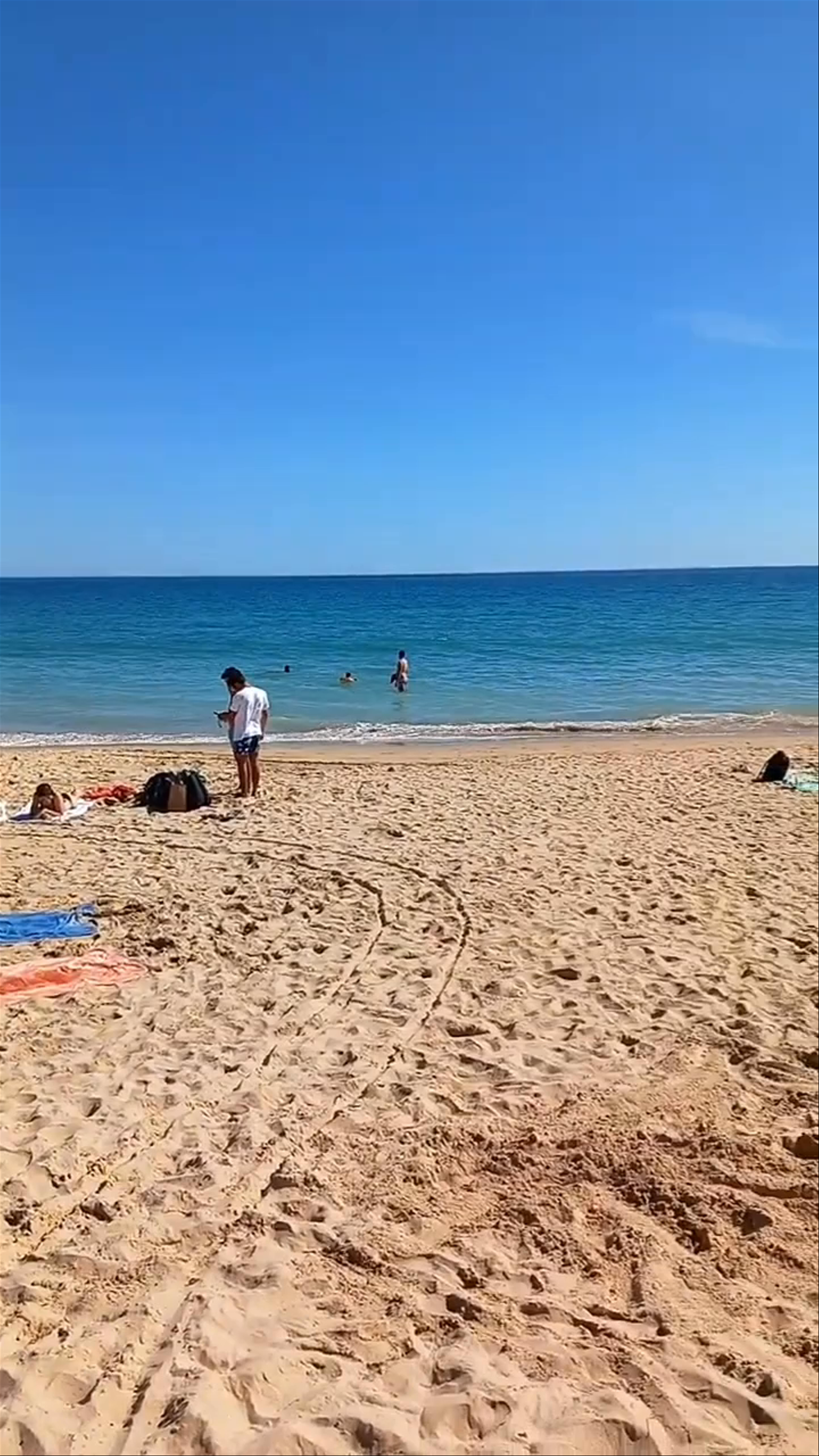 Praia de Porto Mós: A Sun-Kissed Beach Escape in Portugal