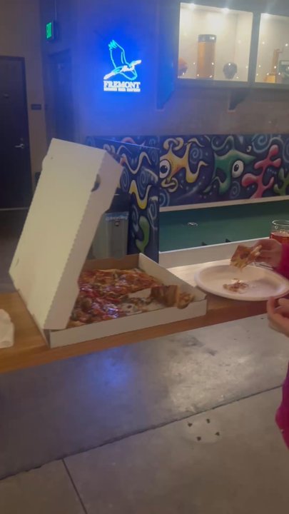 Flatstick Pub - Pioneer Square - Hot honey pizza and mini golf - Mini Golf Near Me - Seattle, Washington