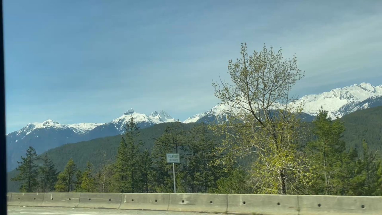 YVR Skylynx - views of a mountain when i travel in a skylnx - Airport Shuttles Near Me