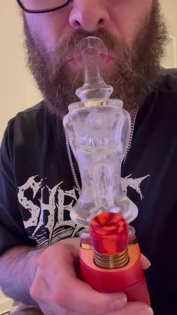 Preview pic of Iridescent glass Superior Gilcycler puffco peak pro top