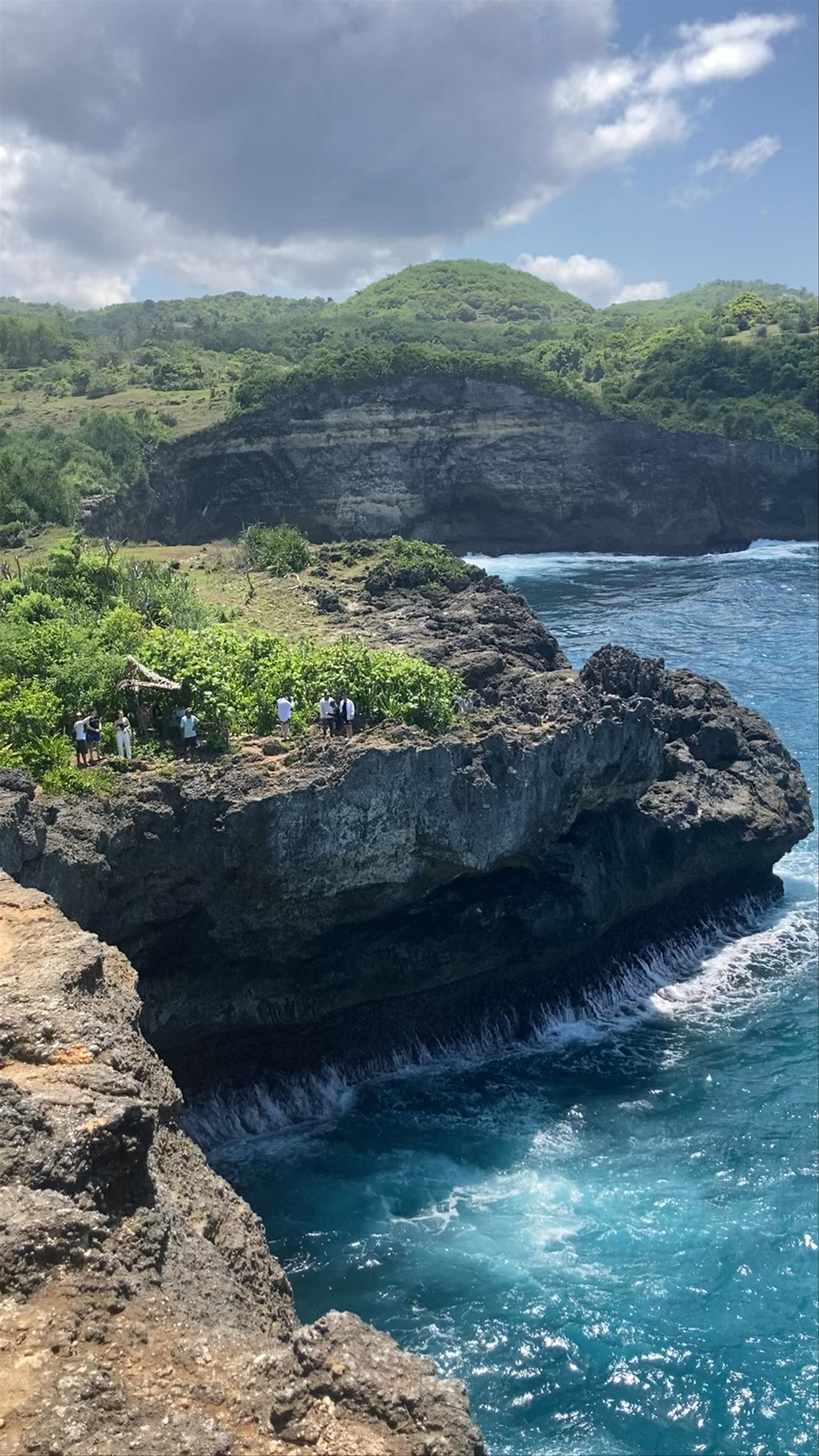 Broken Beach, Nusa Penida: Ocean Cliffs and Hidden Coastal Beauty