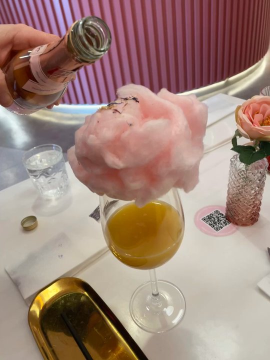 Brew and Bloom - South - Cute mimosa - Themed Cafes Near Me - Edmonton, Alberta