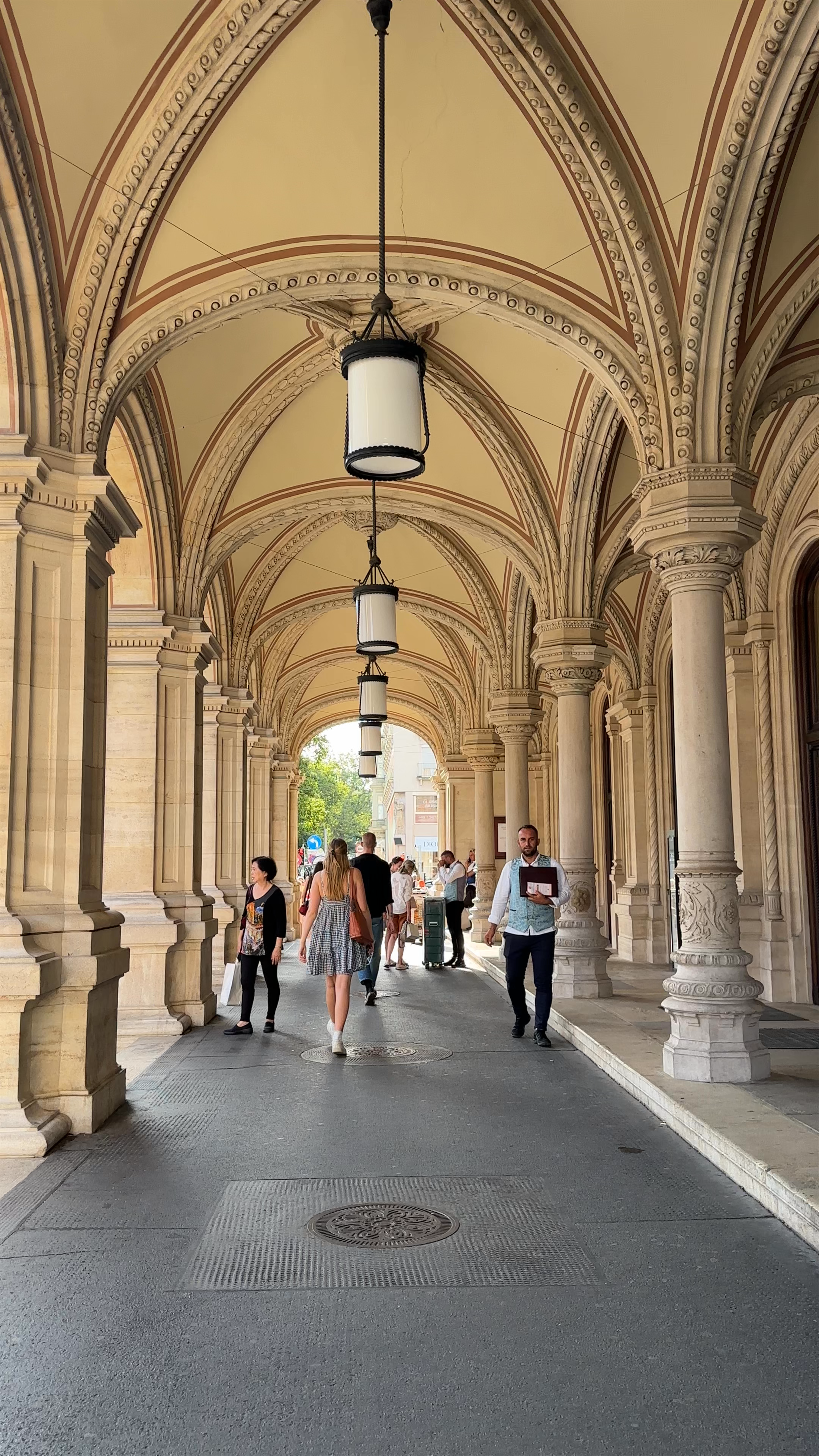 Vienna State Opera: Architectural Elegance and Timeless Charm