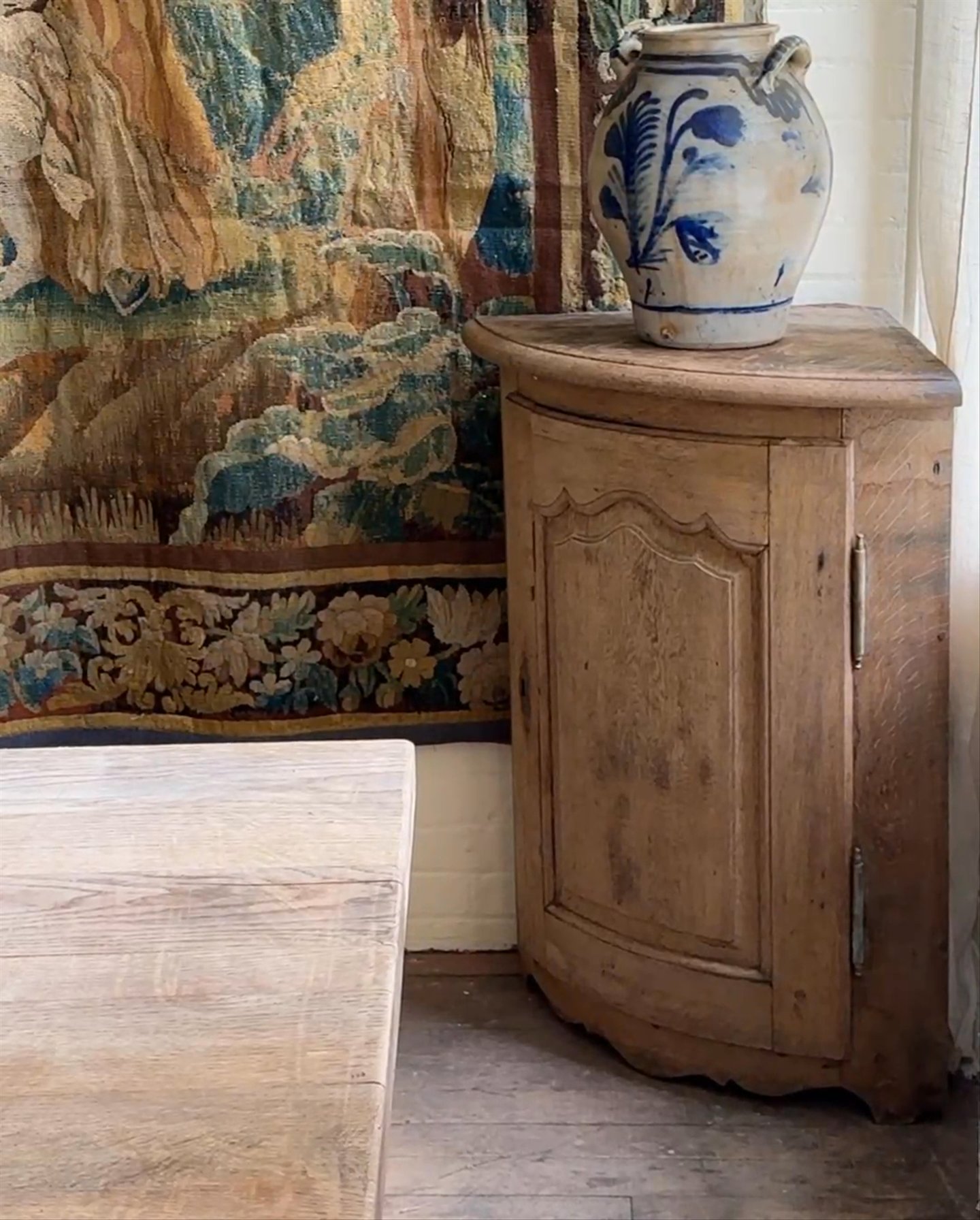 18th c. Oak Corner Cabinet