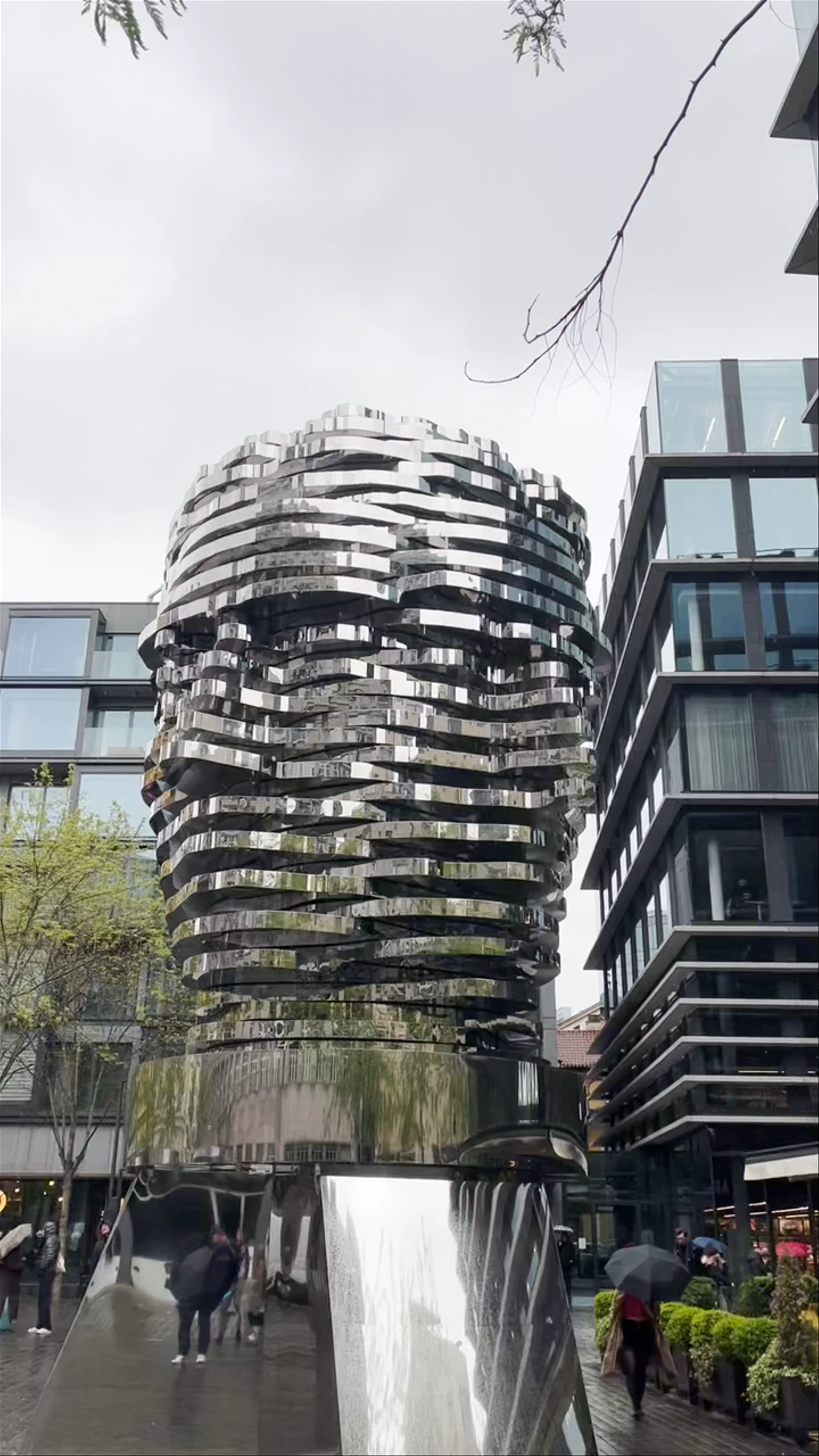 Franz Kafka - Rotating Head by David Černý