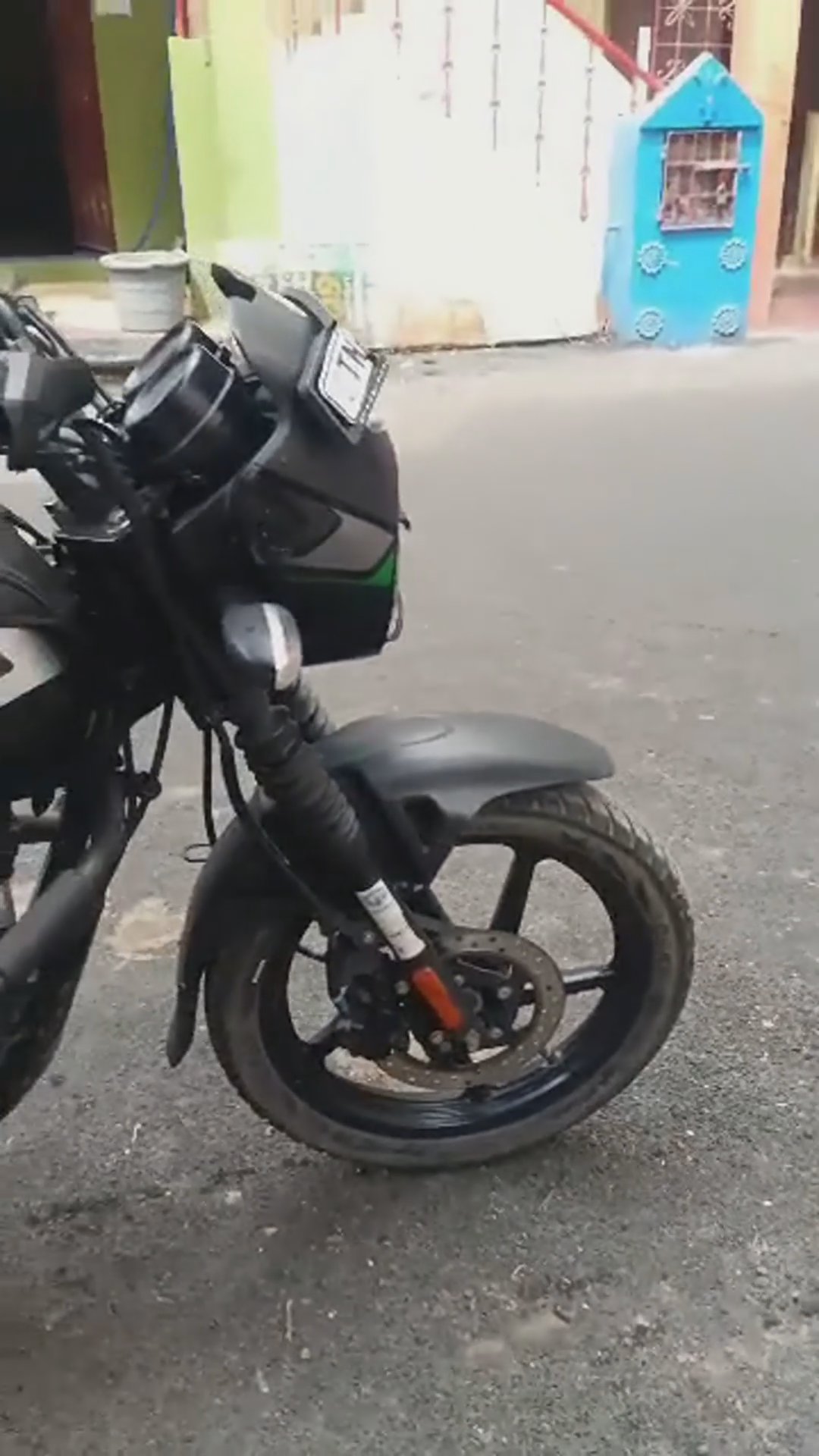 Walk-around video thumbnail