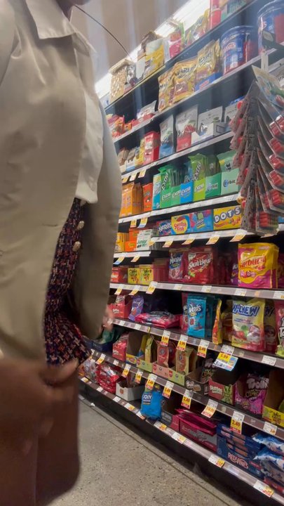 Ralphs - So I am shopping recording not bothering any 1spending my cash talking 2the owner only to get to poor customer service - Grocery Near Me - Los Angeles, California
