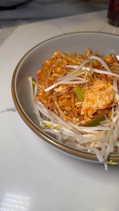 Sisters Thai  - Pad Thai & Drunken Noodles - Thai Near Me - Alexandria, Virginia