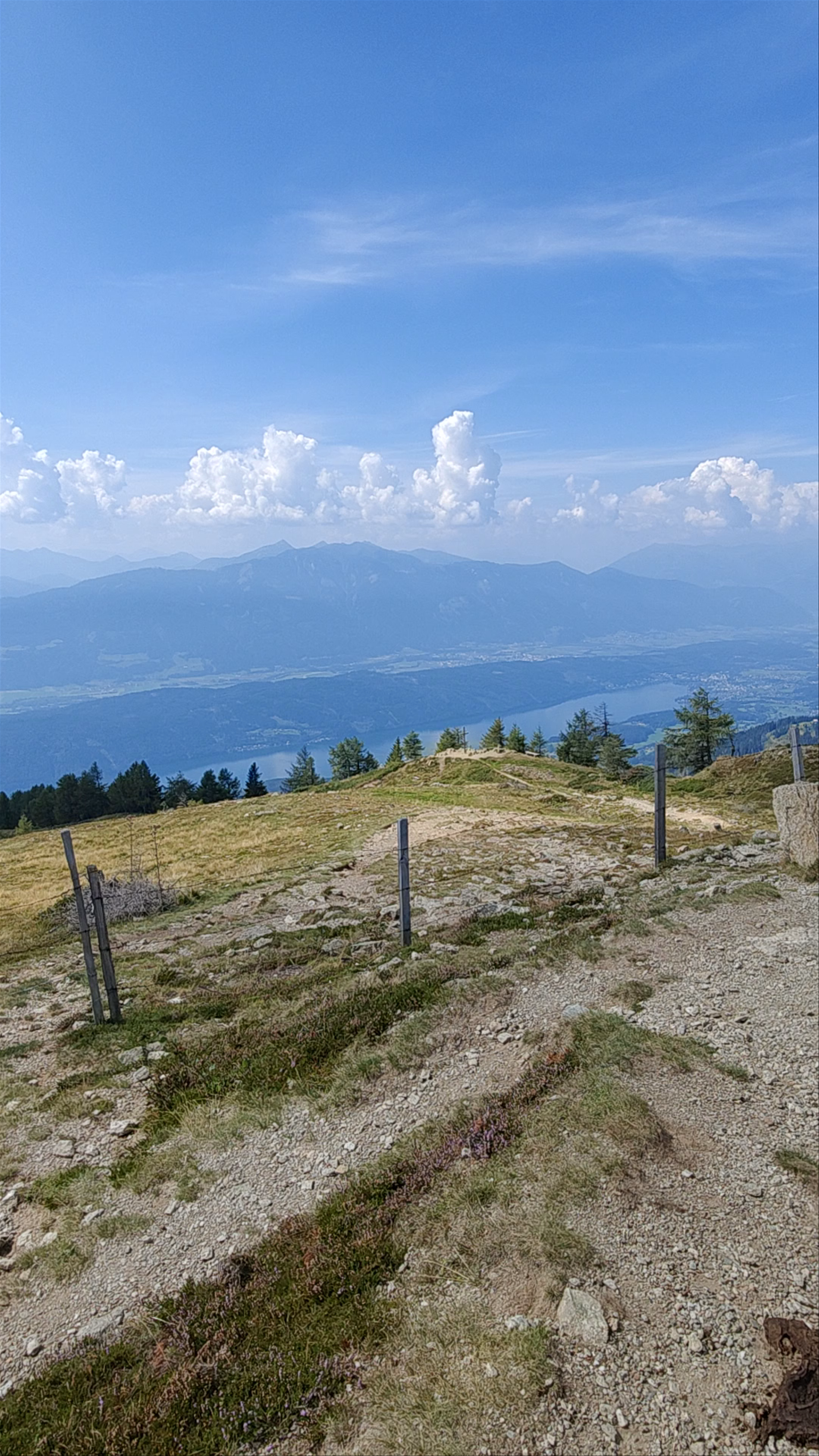 Serene Alpine Views from Obermillstätter Almkreuz in Austria