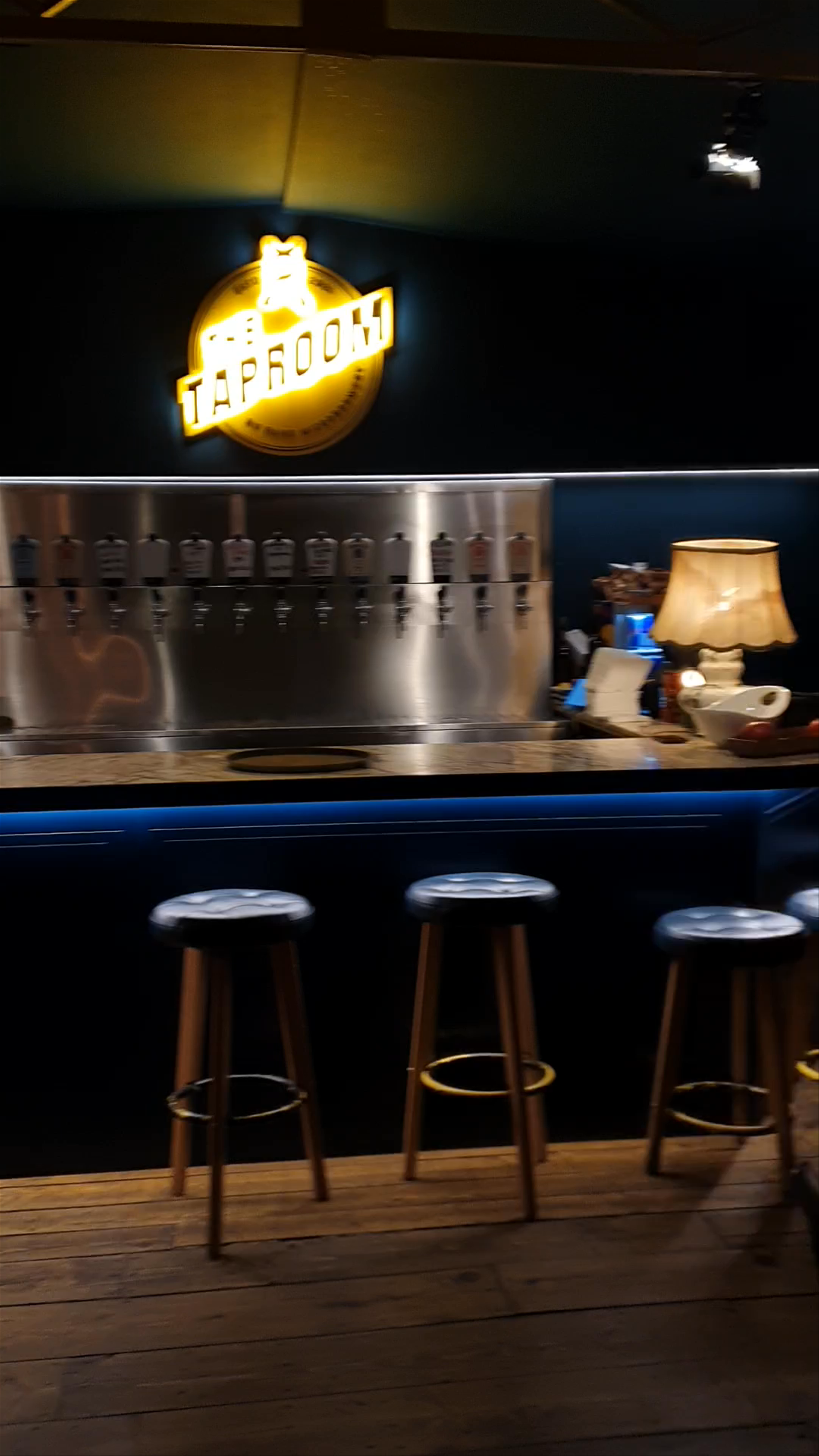 The Taproom by Pan’s Microbrewery: Night Vibes in Tiranë