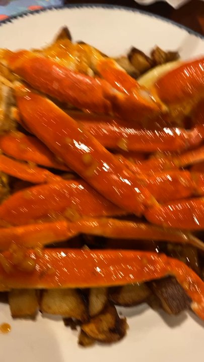 Red Lobster - Crab Your Way Sriracha Honey - Seafood Near Me - Liverpool, New York