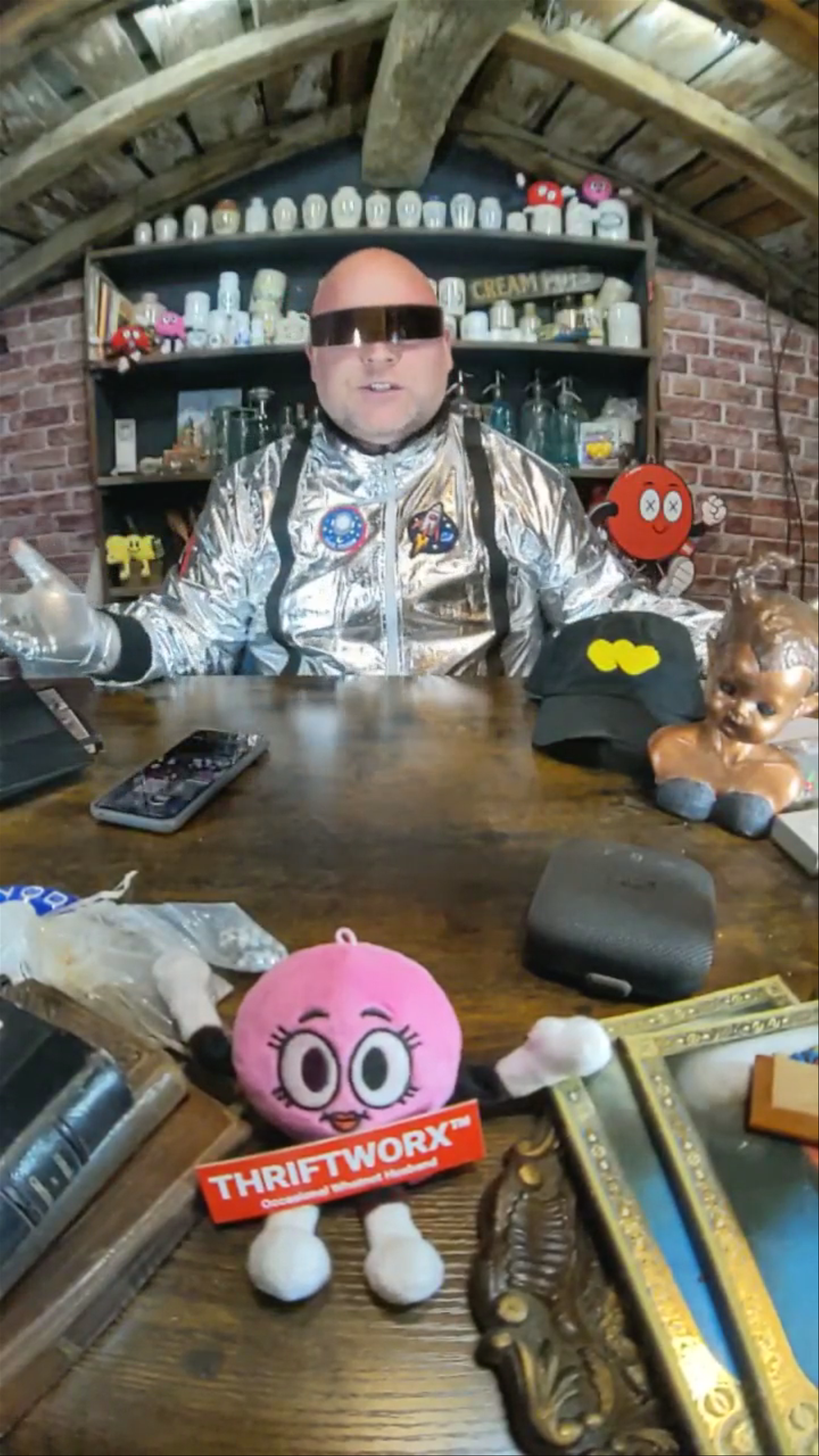 Infinite sexy Spaceman is too sexy! 🚀👩🏻‍🚀