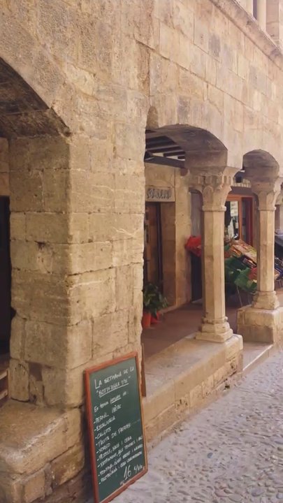La Bartiga - So pntoresque! - Wine Bars Near Me - Besalú, C
