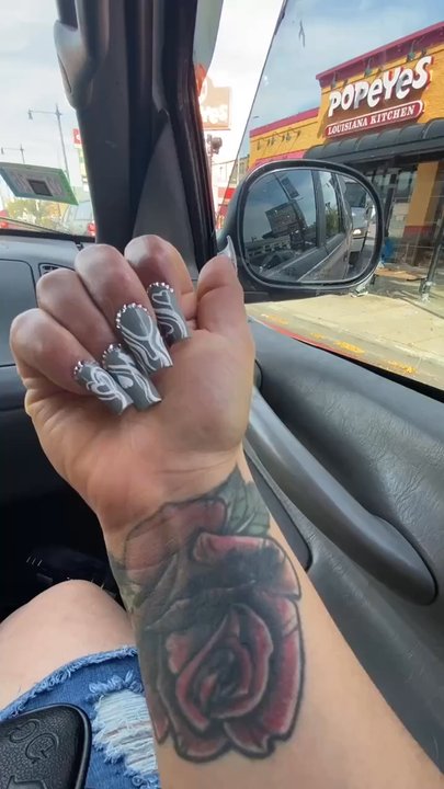 Lee Nails - Nail Salons Near Me - Chicago, Illinois