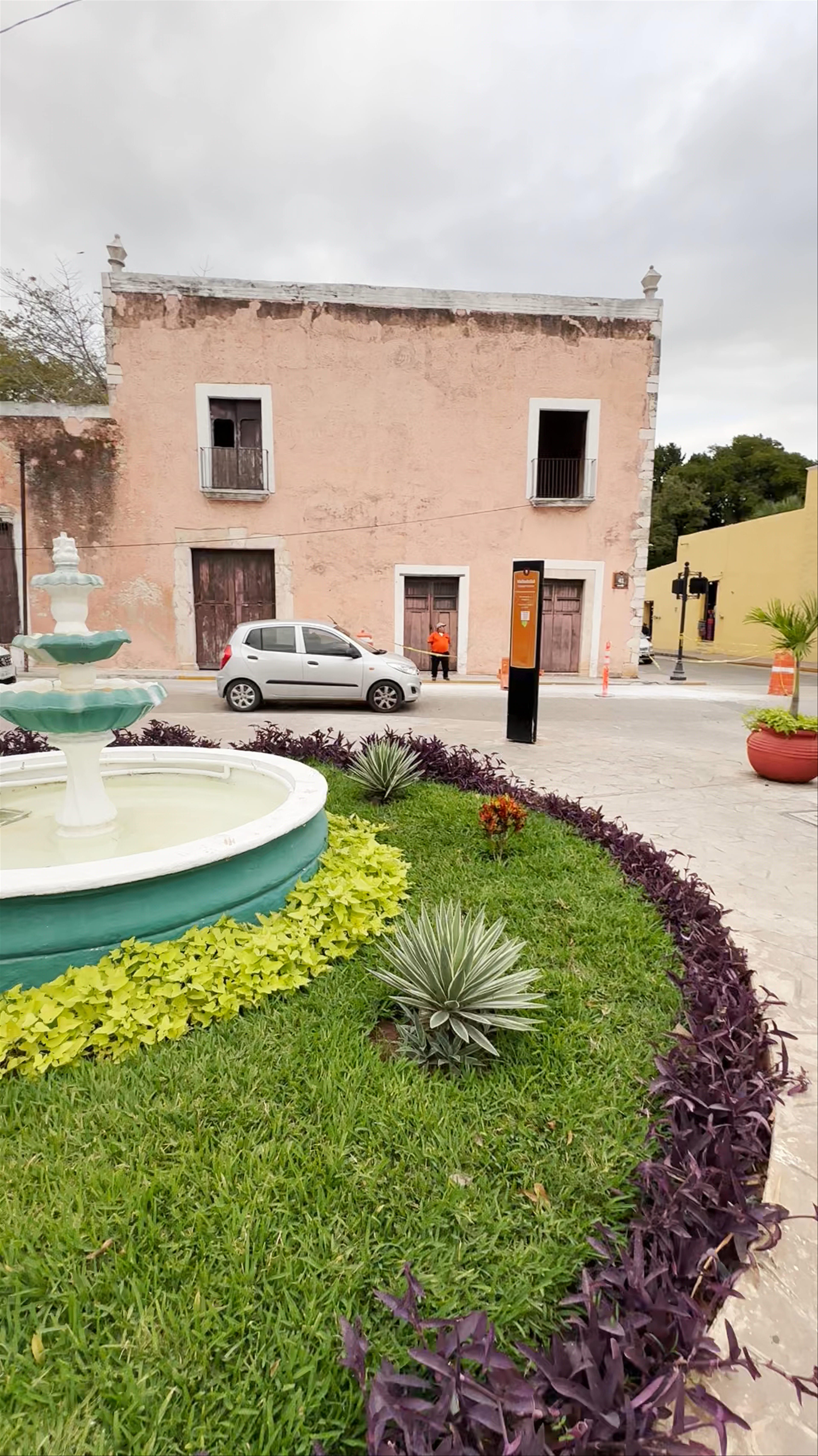 Historic Elegance and Cozy Corners on Calzada de los Frailes, Valladolid